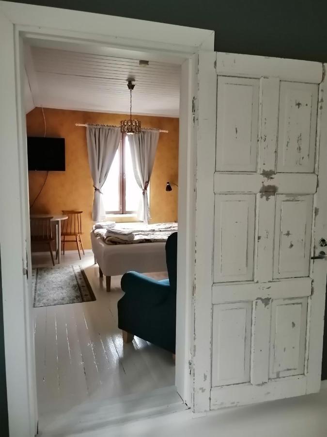Guesthouse Lokinlaulu Kotka Habitación foto